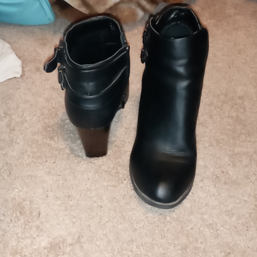 Boots - Picture 2 of 3